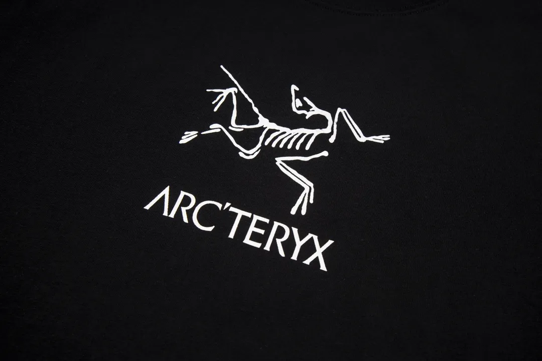 【 Quality】 Arc’teryx 𝟮𝟰𝘀𝘀 Logo T ， ， ， OS g 100% Quality ： ：White Black Size：XS S M L